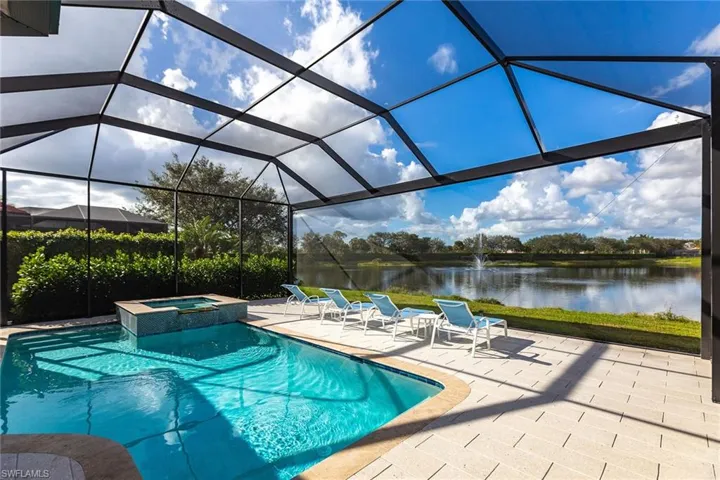 7863  Valencia  CT, Naples, FL 34113