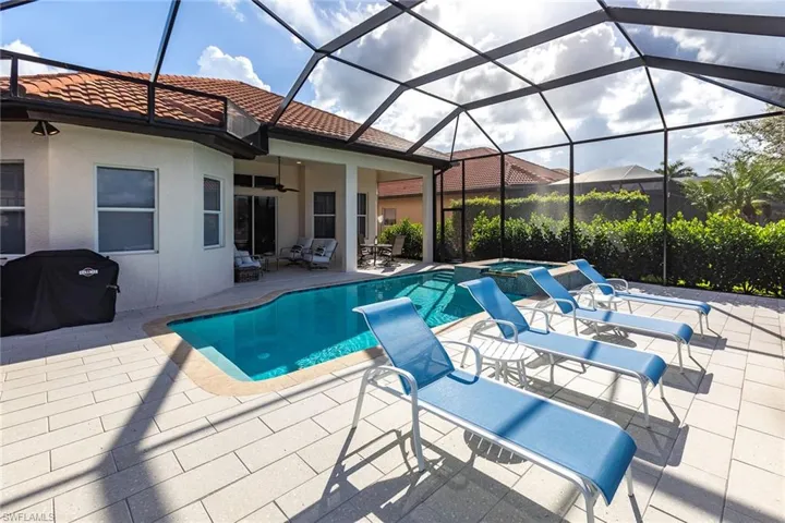 7863  Valencia  CT, Naples, FL 34113
