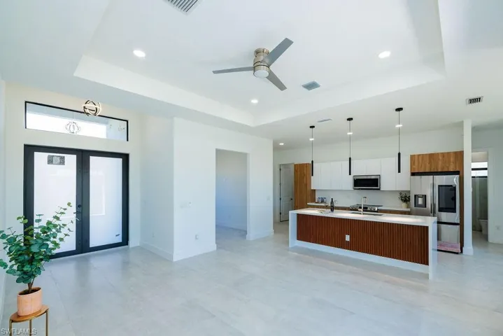 2211 NE 22 PL, CAPE CORAL FL 33909