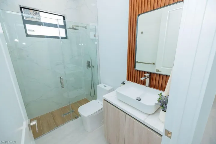 2211 NE 22 PL, CAPE CORAL FL 33909