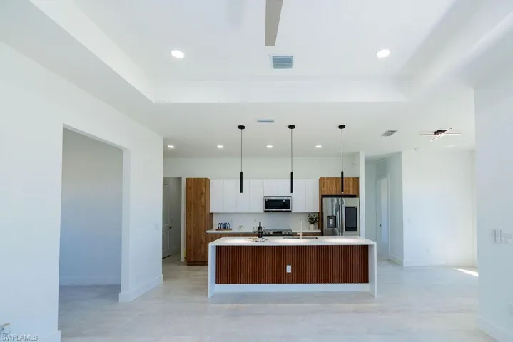 2211 NE 22 PL, CAPE CORAL FL 33909