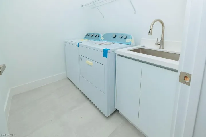 2211 NE 22 PL, CAPE CORAL FL 33909