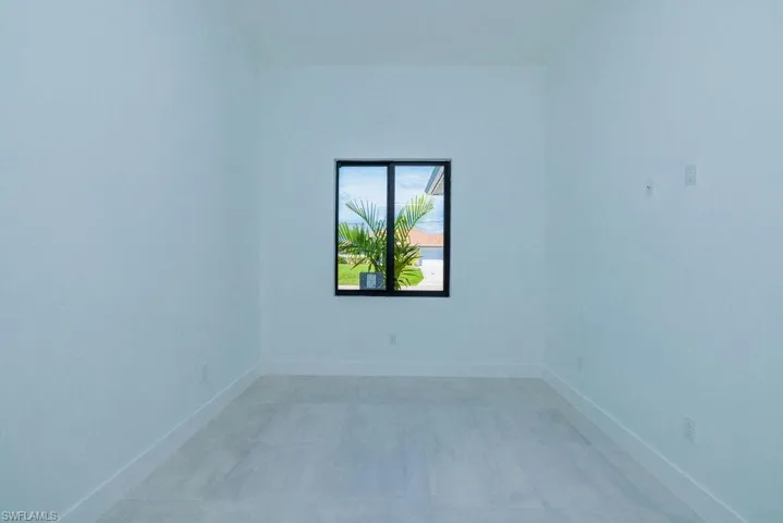 2211 NE 22 PL, CAPE CORAL FL 33909
