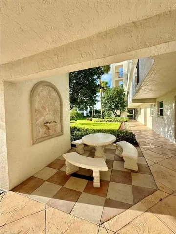 1 High Point Cir W 303, Naples, Florida 34103