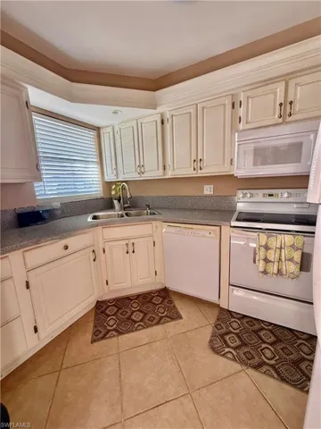 1 High Point Cir W 303, Naples, Florida 34103