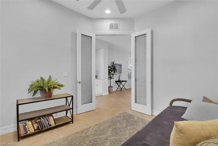 590  110th N AVE, Naples, FL 34108