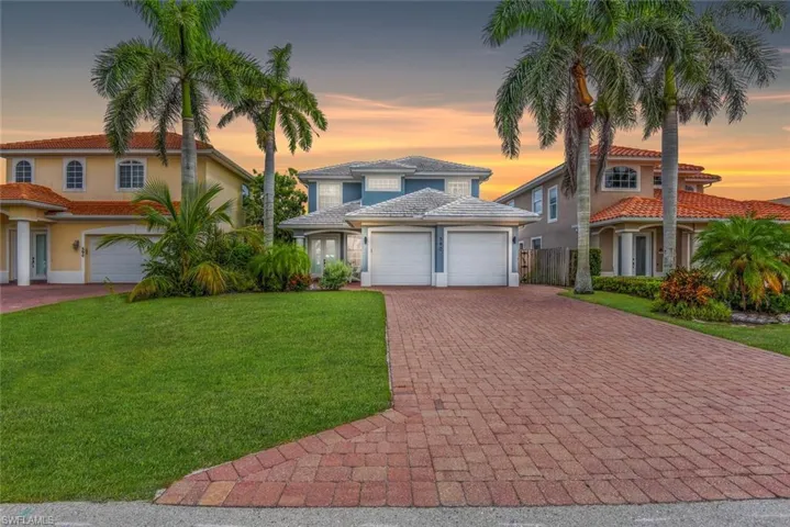 590  110th N AVE, Naples, FL 34108