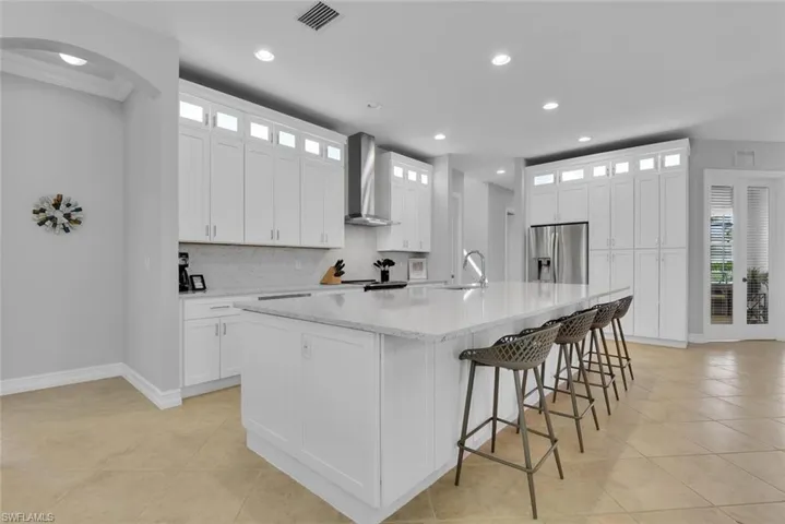 590  110th N AVE, Naples, FL 34108