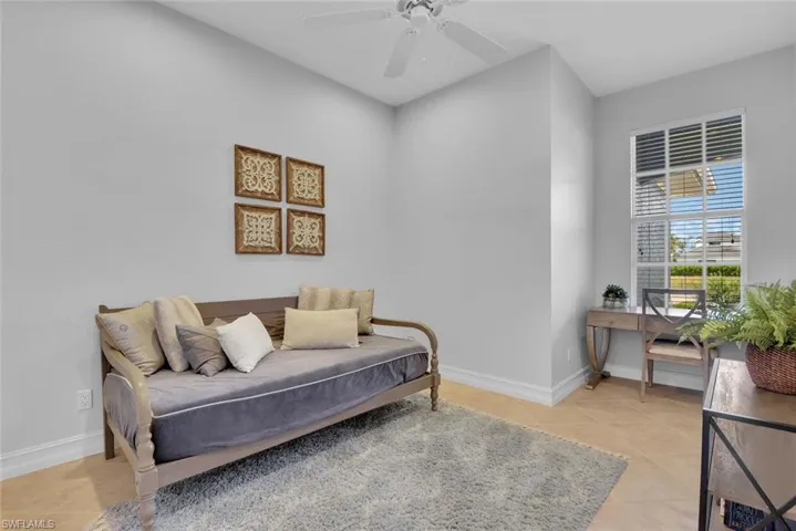 590  110th N AVE, Naples, FL 34108