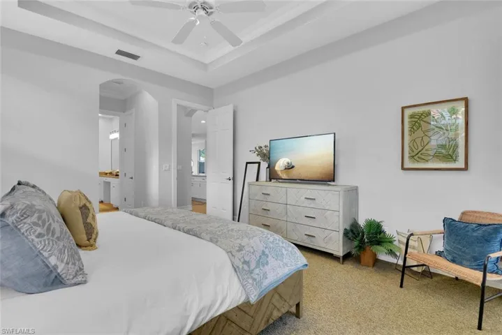 590  110th N AVE, Naples, FL 34108
