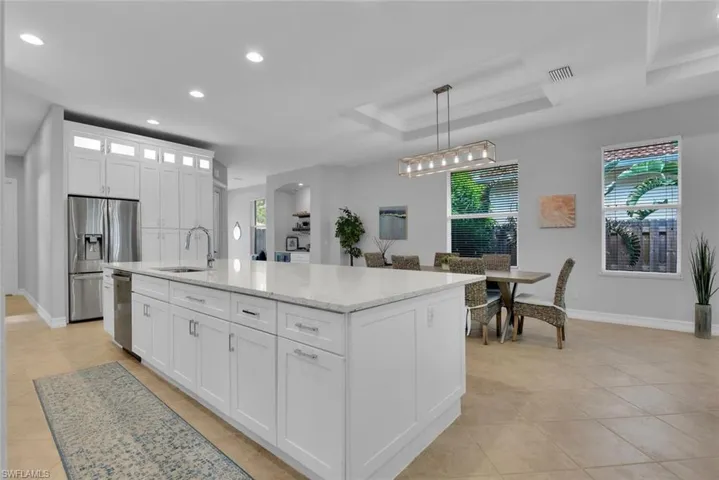 590  110th N AVE, Naples, FL 34108