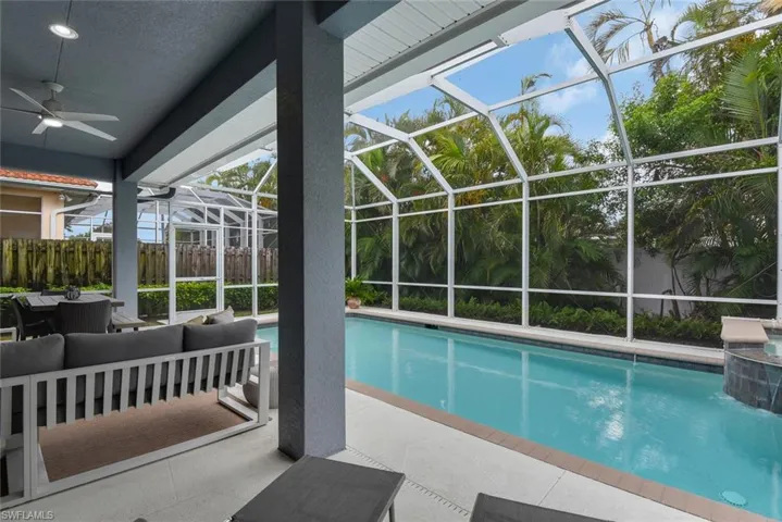 590  110th N AVE, Naples, FL 34108