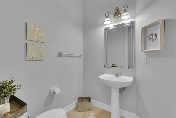 590  110th N AVE, Naples, FL 34108