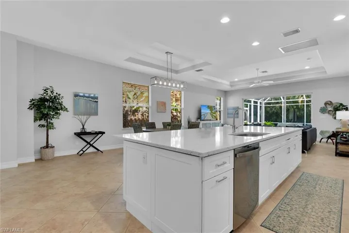 590  110th N AVE, Naples, FL 34108