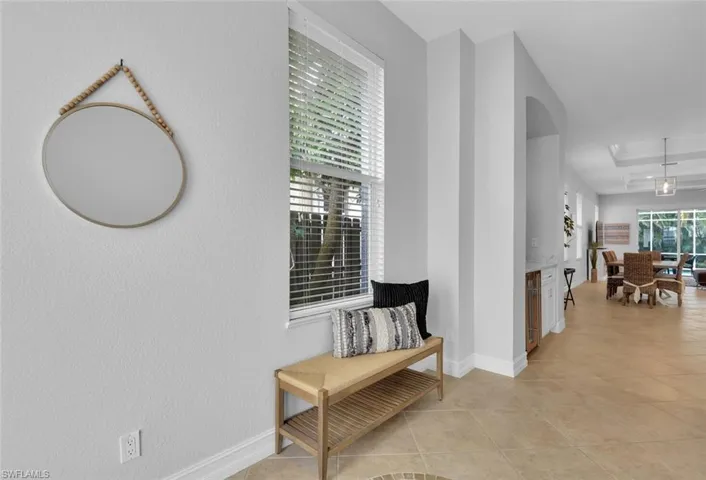 590  110th N AVE, Naples, FL 34108