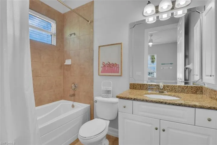 590  110th N AVE, Naples, FL 34108