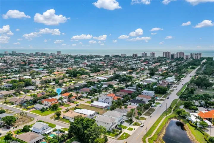 590  110th N AVE, Naples, FL 34108