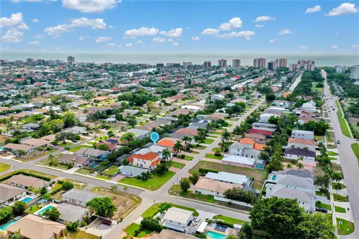 590  110th N AVE, Naples, FL 34108