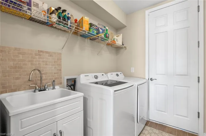 14644 Edgewater Cir, Naples, Florida 34114
