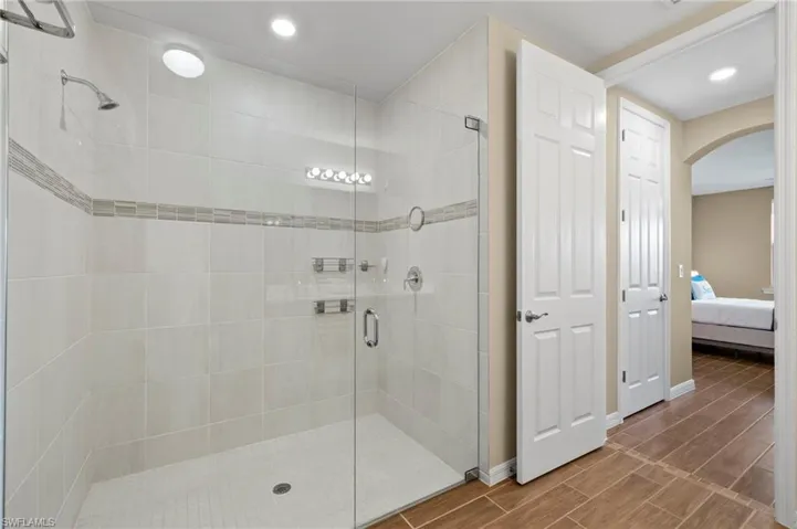 14644 Edgewater Cir, Naples, Florida 34114