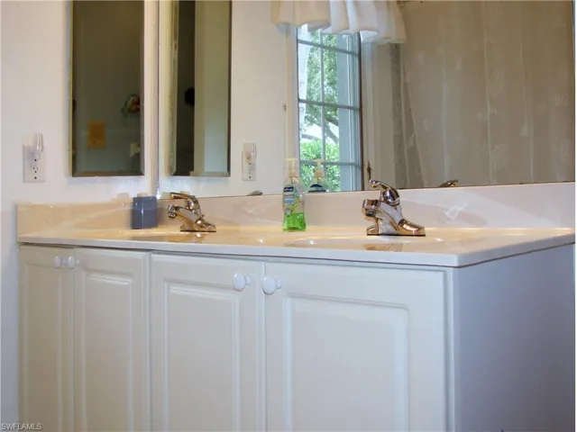Full bath guest with double vanity