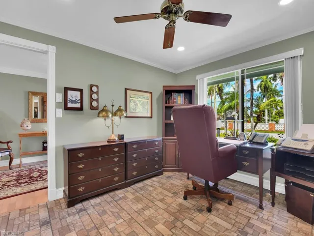 Den/Guest Room