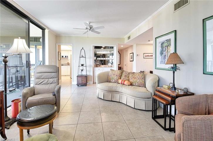Facing toward Kitchen