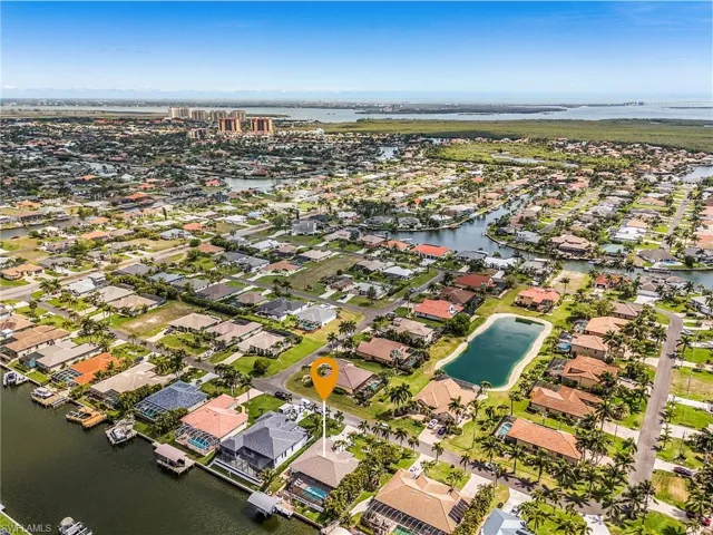 2207 Sw 52nd St, Cape Coral, Florida 33914