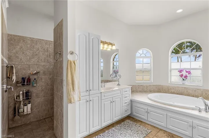 4125 Jacaranda Pkwy W, Cape Coral, Florida 33993