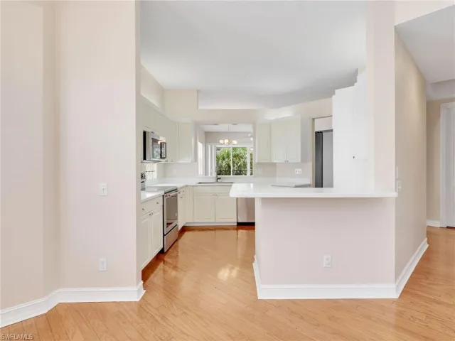 Kitchen/Den