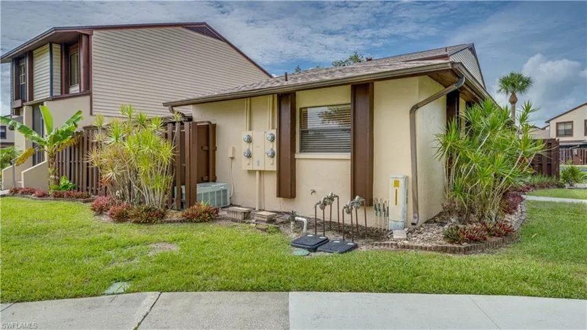 1220 Se 6th Ter 57, Cape Coral, Florida 33990
