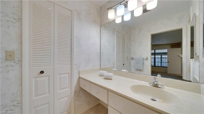 1220 Se 6th Ter 57, Cape Coral, Florida 33990