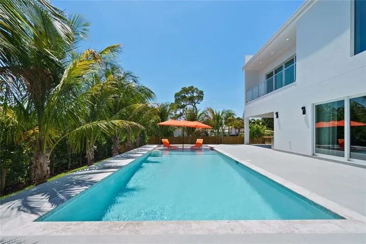 1135 Bluebird Ave, Marco Island, Florida 34145