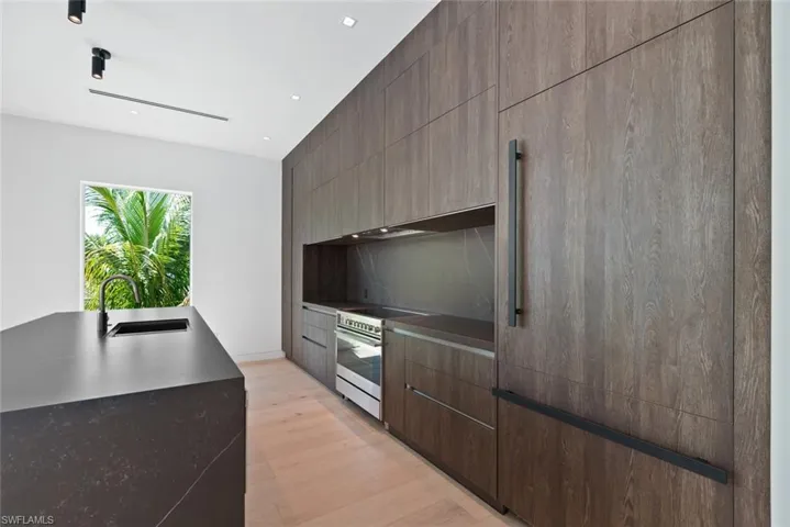 1135 Bluebird Ave, Marco Island, Florida 34145