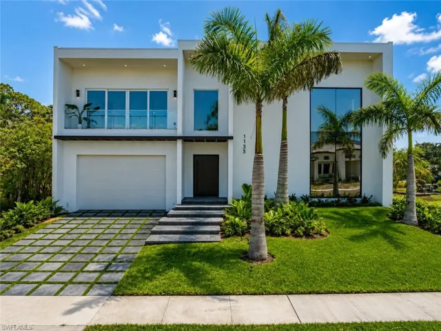 1135 Bluebird Ave, Marco Island, Florida 34145