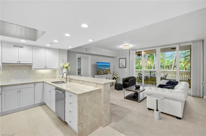 2748 Tiburon Blvd E 106c, Naples, Florida 34109