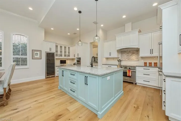 1007 Tivoli Dr, Naples, Florida 34104