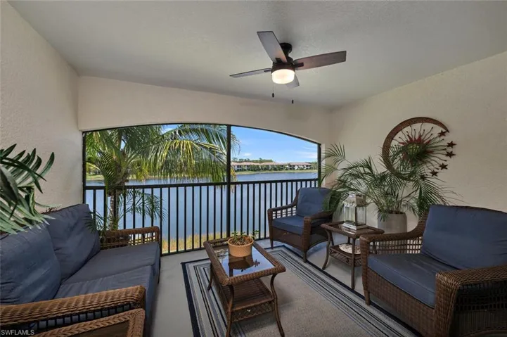 Serene elevated lake views for a relaxing lifestyle