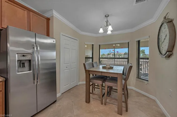 Bay window dining, bathed in sunlight, perfect for savoring Florida flavors.