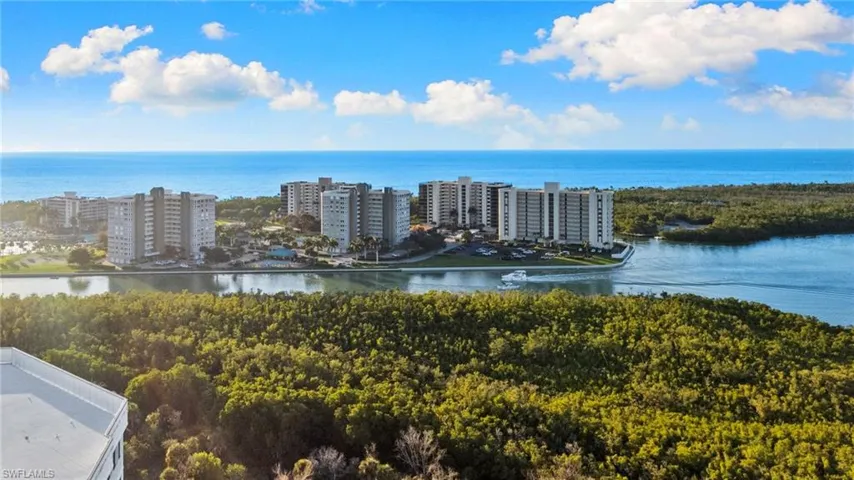 325  Dunes  BLVD, Naples, FL 34110