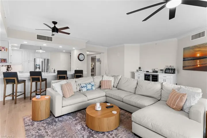 325  Dunes  BLVD, Naples, FL 34110
