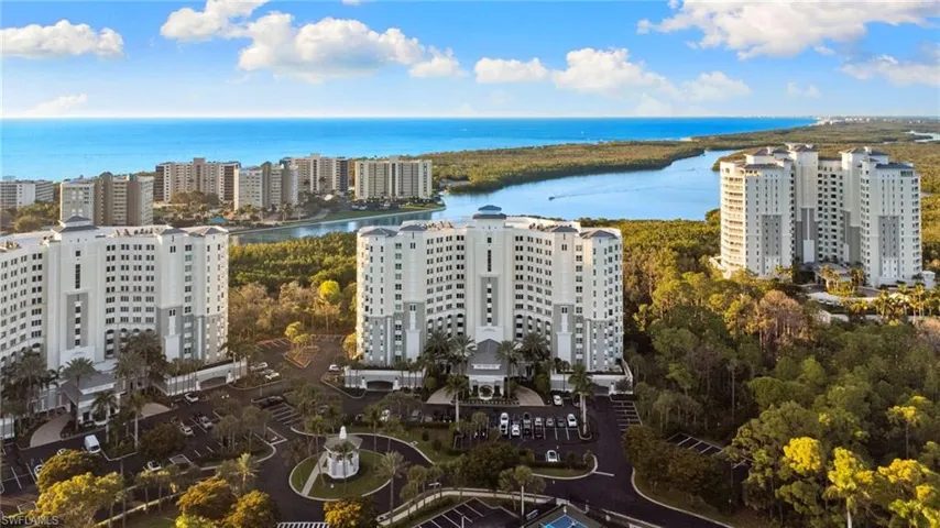 325  Dunes  BLVD, Naples, FL 34110
