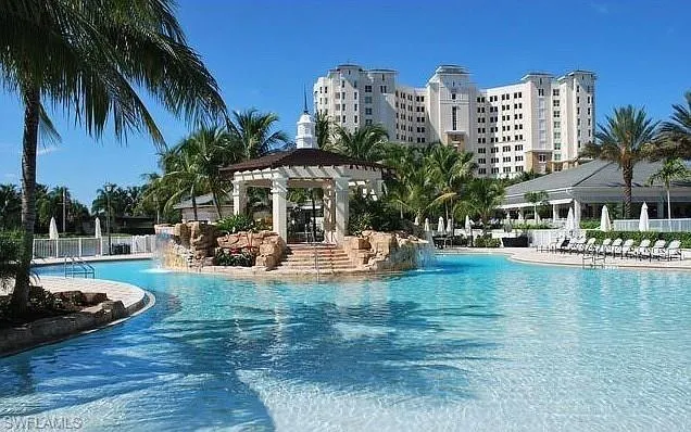 325  Dunes  BLVD, Naples, FL 34110
