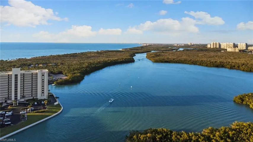 325  Dunes  BLVD, Naples, FL 34110