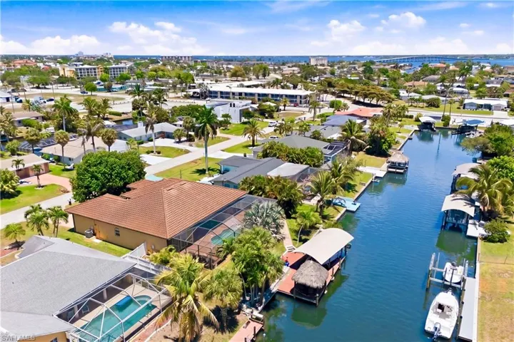1440 Vendome Ct, Cape Coral, Florida 33904