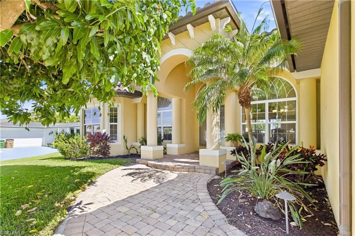 1440 Vendome Ct, Cape Coral, Florida 33904