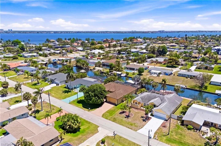 1440 Vendome Ct, Cape Coral, Florida 33904