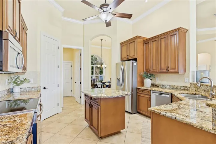 CHEF’S KITCHEN offers BEAUTIFUL WOOD CABINETRY, granite countertops