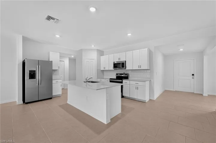17101 Pompeii Way, North Fort Myers, Florida 33917