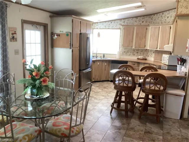 Dining/Kitchen